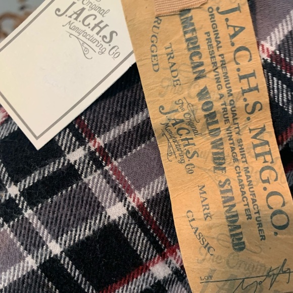 Men's Plaid Button-Down Shirt in Black, Gray, and Red - Picture 4 of 4